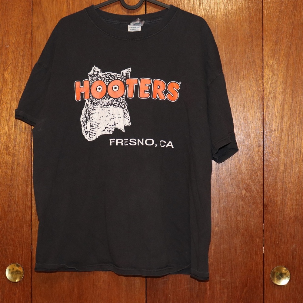 5 for $5 ~ Vintage Hooters Fresno CA Graphic Tee – Women's Casual T-Shirt